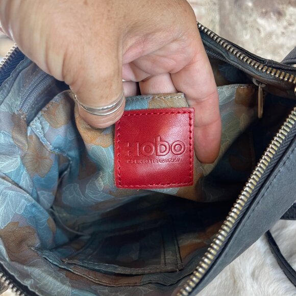 HOBO International Mara Black Leather Small Classic Crossbody Zippered Purse - Picture 6 of 8